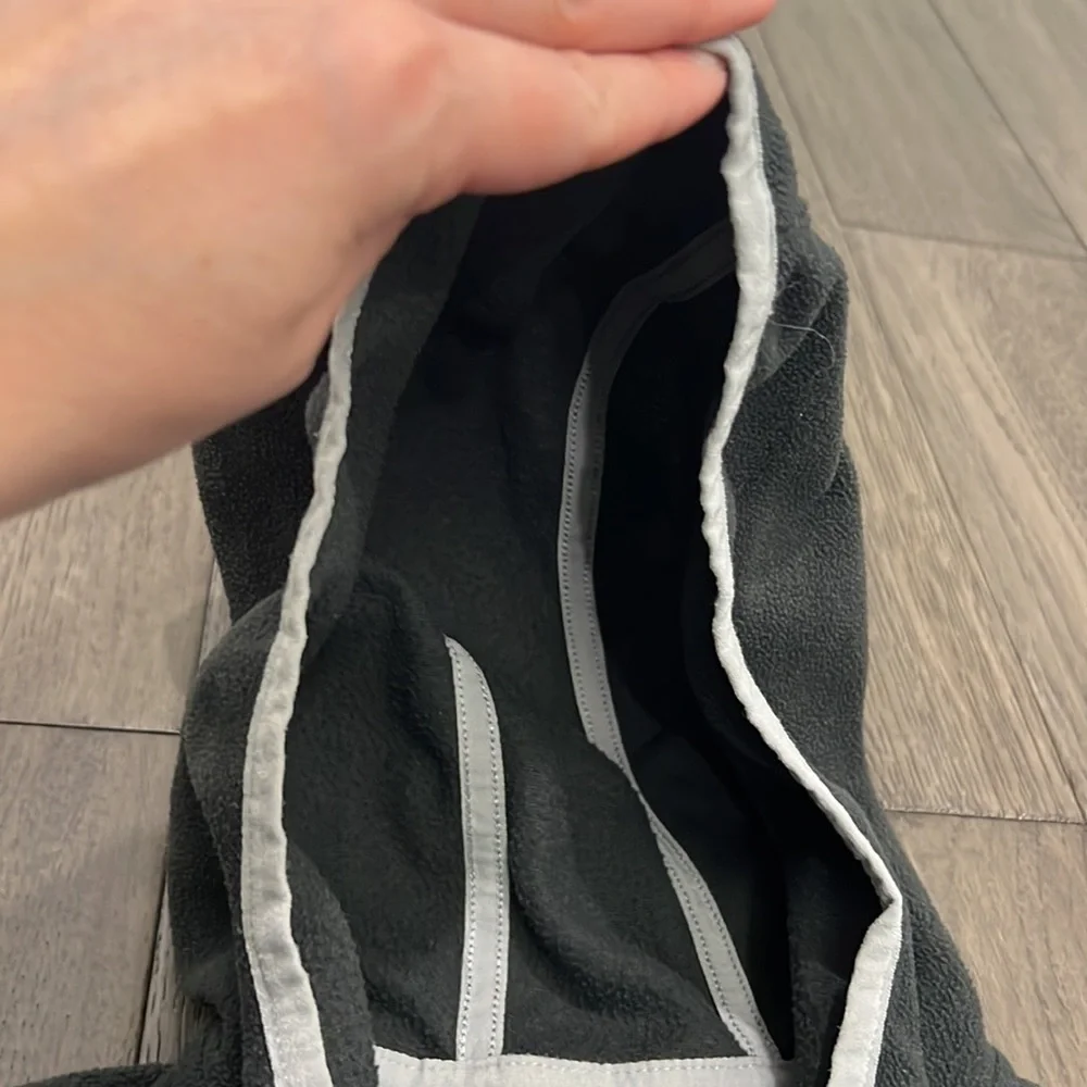 Girls therma fit Nike fleece hooded sweater